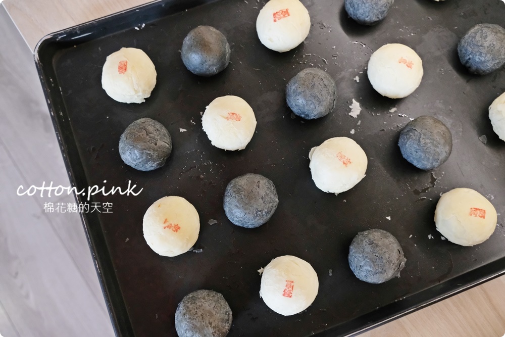 台中首創暗黑蛋黃酥低調上市！糖印麵包手作伴手禮強烈建議提早預定！滿單就停～