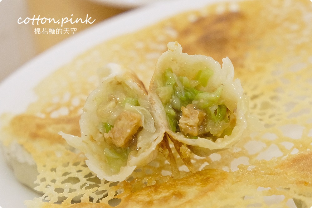 台中公益路最新純白餐廳開賣了！不葷主義冰花煎餃、三杯魷花、打拋豬肉完全吃不出來是素食阿！