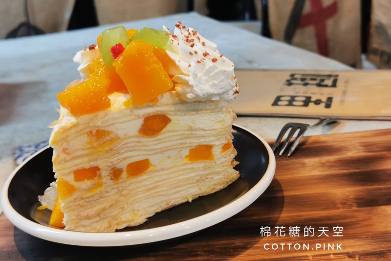 台中超隱密咖啡廳！東勢里趣咖啡藏在廟宇旁～冰棒咖啡超酷的！