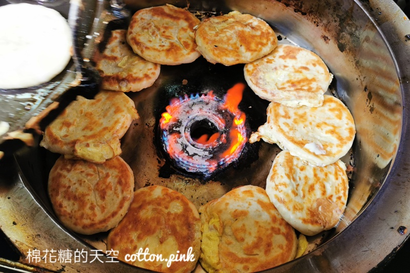 東勢隱藏版美食-老祖早點獨家灌蛋餅現做現烤最美味