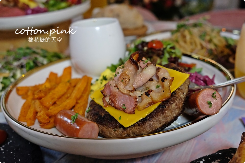 挑戰草悟道最長營業時間！Rainbow bistro從早午餐吃到宵夜場都有牛排可以點