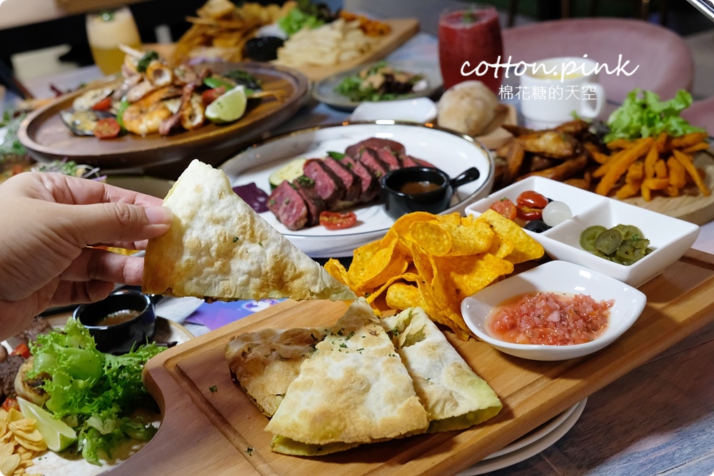 挑戰草悟道最長營業時間！Rainbow bistro從早午餐吃到宵夜場都有牛排可以點