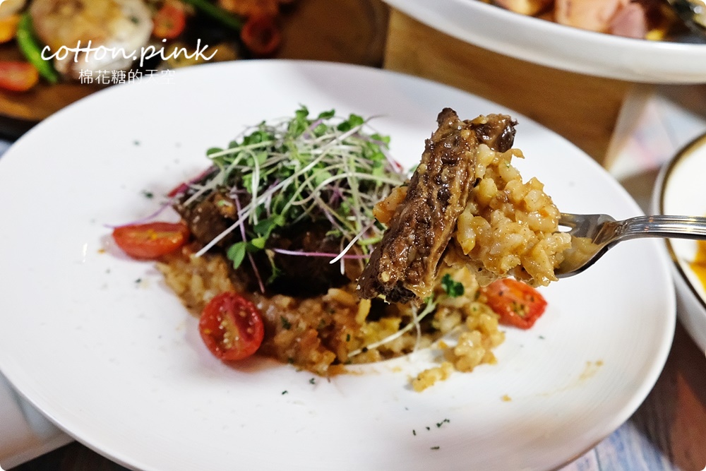 挑戰草悟道最長營業時間！Rainbow bistro從早午餐吃到宵夜場都有牛排可以點
