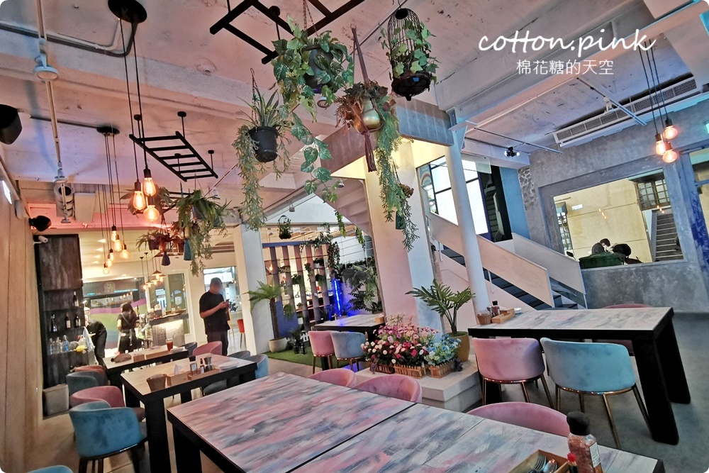 挑戰草悟道最長營業時間！Rainbow bistro從早午餐吃到宵夜場都有牛排可以點