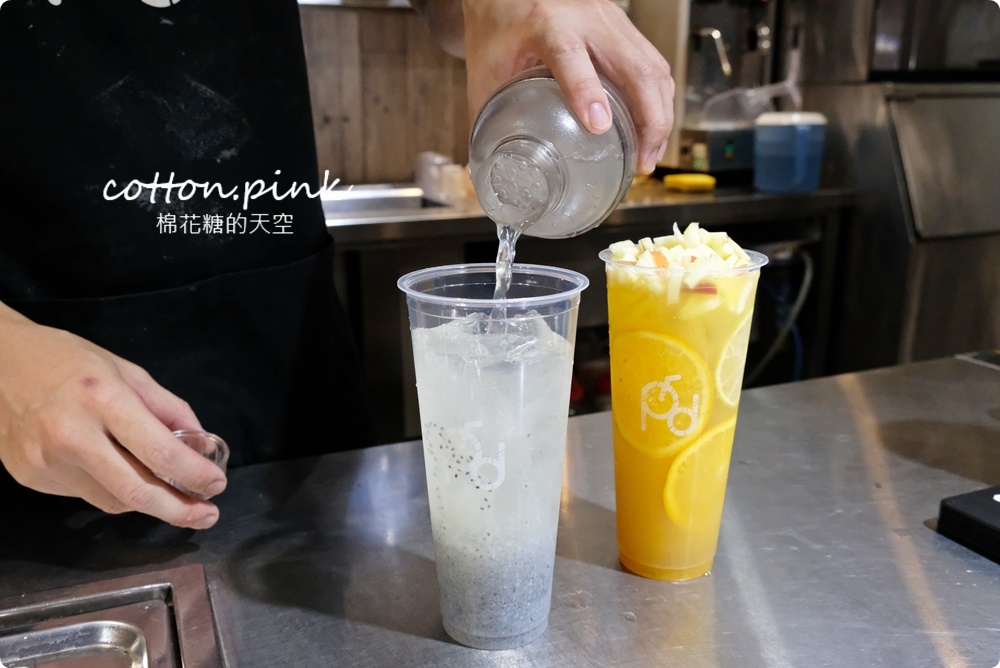 台中最新奶蓋茶專賣店-七色奶蓋外加五種歐蕾白鬍泡泡北屯店也有外送喔！