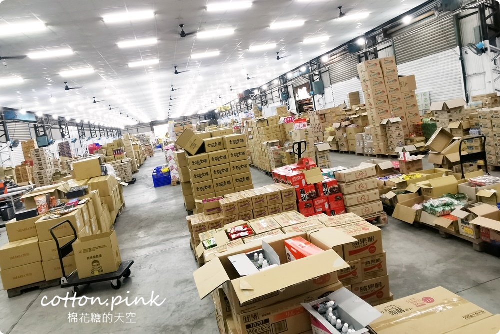嘉義旅遊景點加這站！南台灣最大零食批發倉庫藏在這，疲老闆批發倉庫買不完