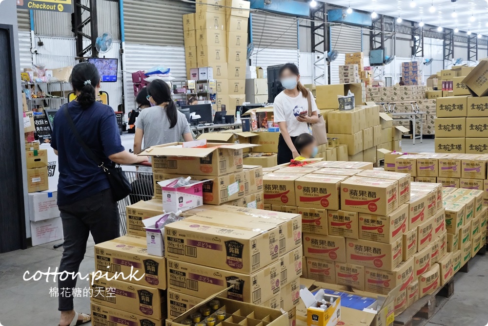 嘉義旅遊景點加這站！南台灣最大零食批發倉庫藏在這，疲老闆批發倉庫買不完