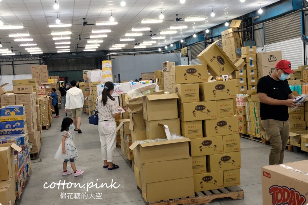 嘉義旅遊景點加這站！南台灣最大零食批發倉庫藏在這，疲老闆批發倉庫買不完