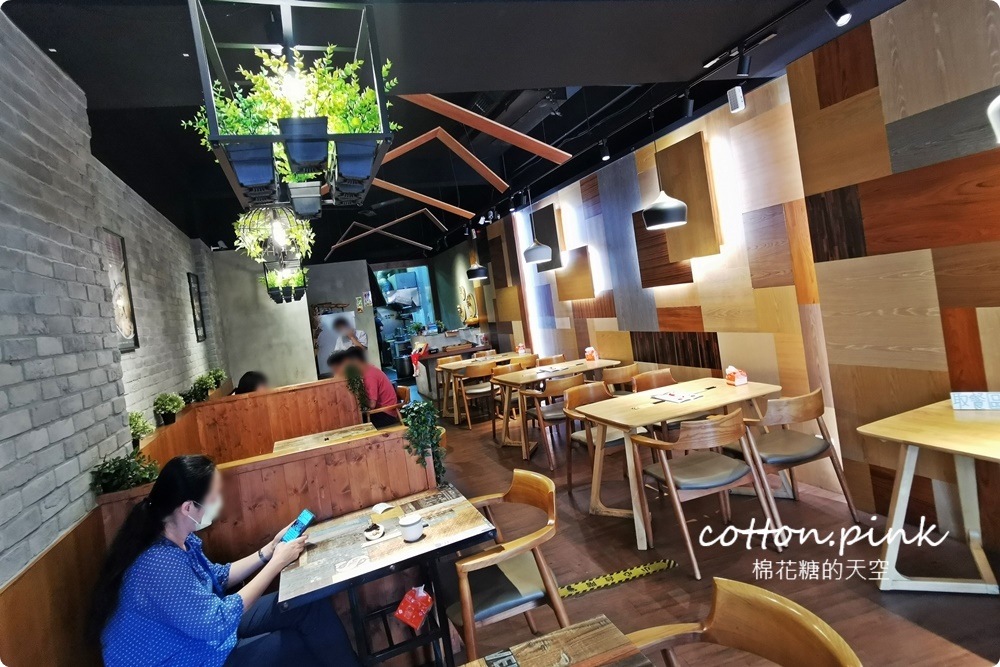 台中只有一家！超狂田雞腿拉麵每日限量供應中！山禾堂拉麵多種湯底吃不膩～