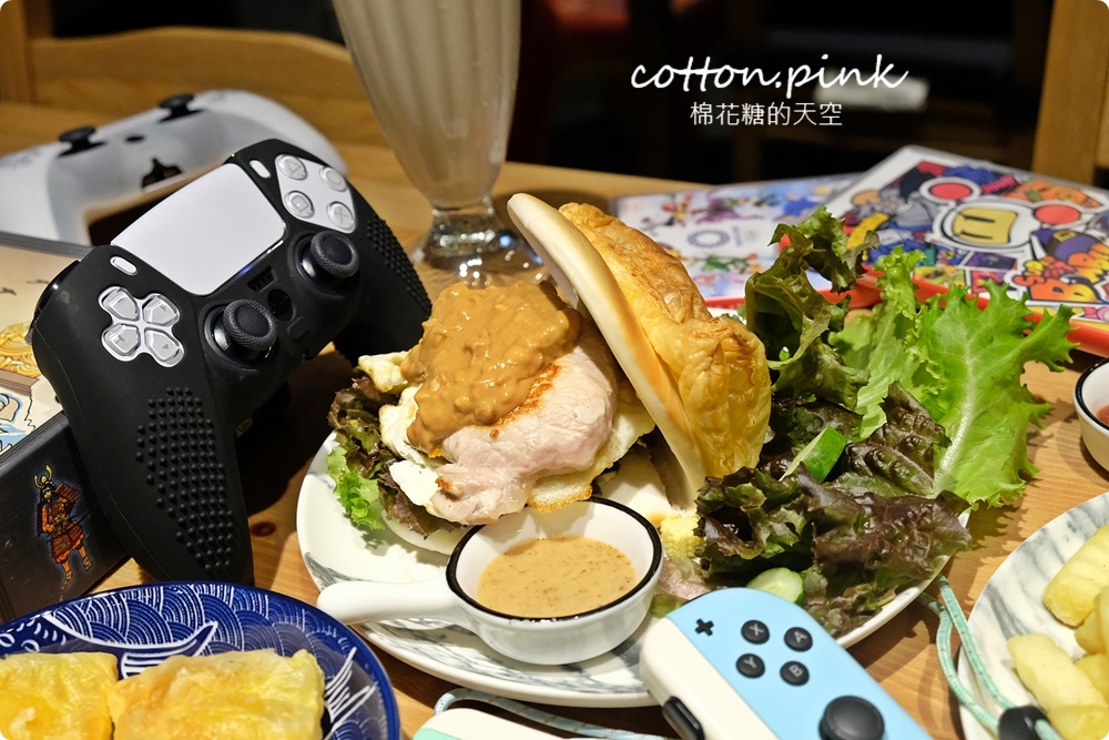 台中隱藏版電玩桌遊餐廳賣特製掛包！來電食獸用餐PS5、SWITCH多款人氣遊戲任你玩！