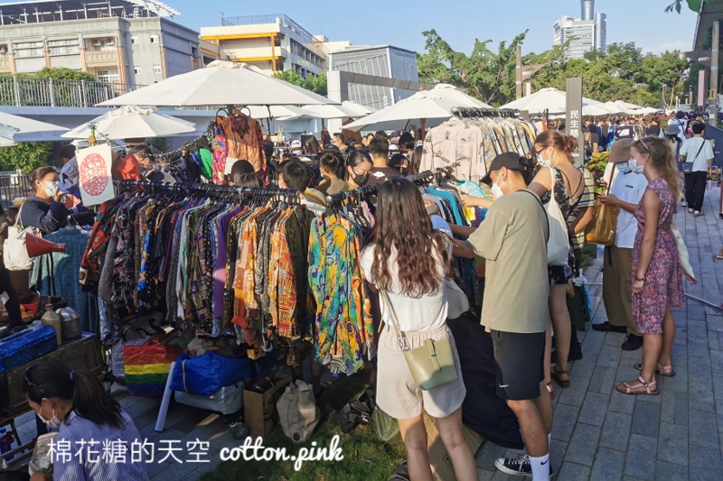 台中舊物市集這次很特別～就在舊鐵道上！只有兩週～把握時間喔！