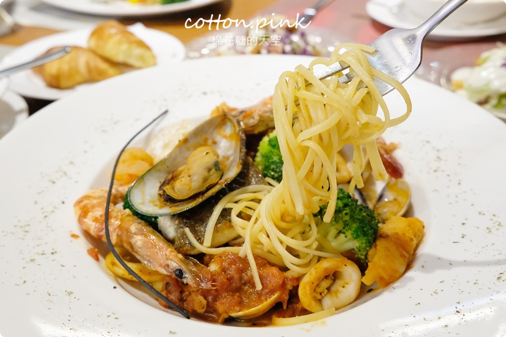 台中半日遊推薦|二十年老店還有飲料吧！超隱密咖啡廳藏在東海藝術街“巷仔內”！