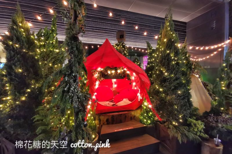台中首創露營風聖誕村！每一顆都是真正的聖誕樹唷～