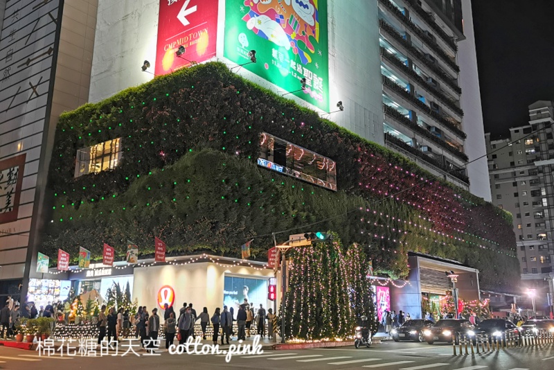 台中首創露營風聖誕村！每一顆都是真正的聖誕樹唷～