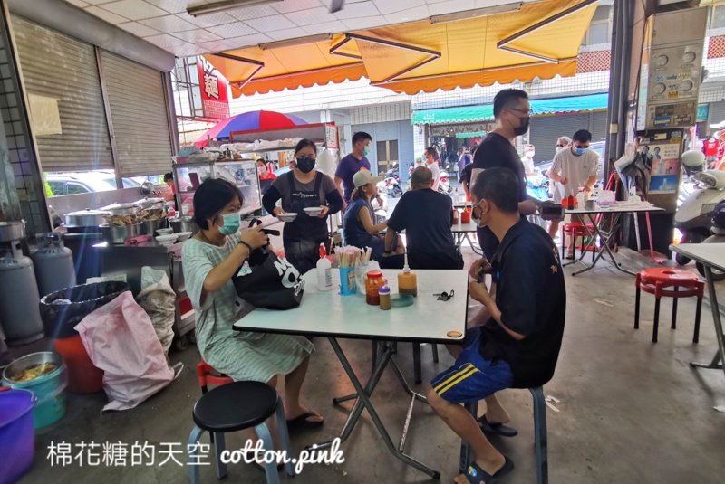 台中東勢老店-阿婆炒麵鹹香入味超唰嘴！在地人推薦辣醬這樣加～