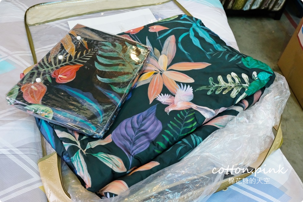 寒流來襲我不怕!羽絨被、羊毛被、蠶絲被通通下殺五折!多利寶寢具廠拍NG區低於一折限時開放 寒流來襲我不怕!羽絨被、羊毛被、蠶絲被通通下殺五折!多利寶寢具廠拍NG區低於一折限時開放