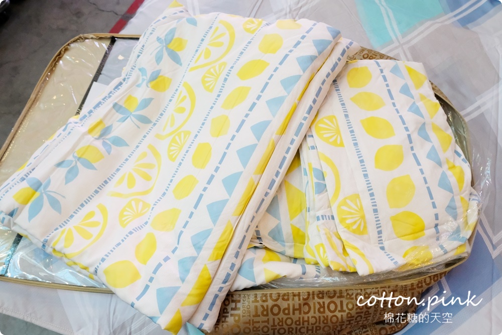 寒流來襲我不怕!羽絨被、羊毛被、蠶絲被通通下殺五折!多利寶寢具廠拍NG區低於一折限時開放 寒流來襲我不怕!羽絨被、羊毛被、蠶絲被通通下殺五折!多利寶寢具廠拍NG區低於一折限時開放