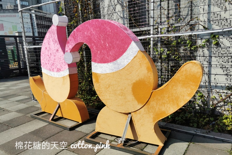 台中聖誕節|柳川變身粉紅甜點製造所～超高水柱聖誕樹令人期待