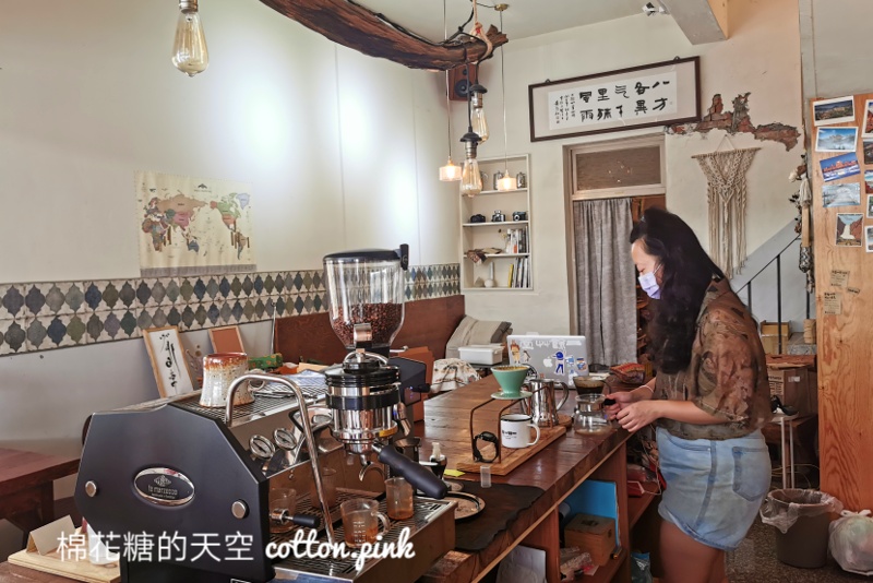台中東勢隱藏版咖啡廳|一週只開放兩天～二餘草堂肉桂捲禮盒超夯的！