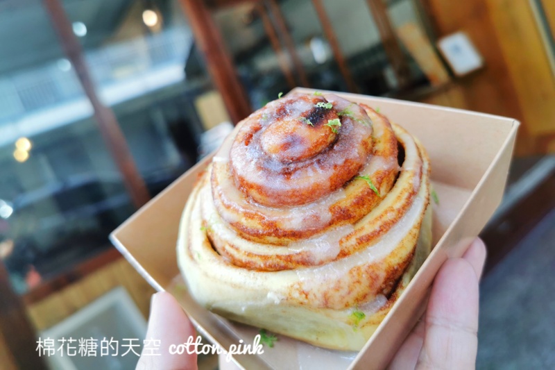 台中東勢隱藏版咖啡廳|一週只開放兩天～二餘草堂肉桂捲禮盒超夯的！