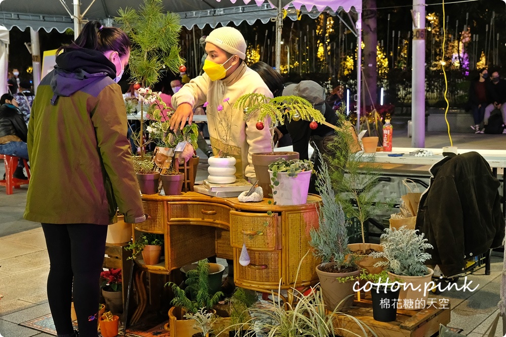 加碼延長！台中聖誕樹這顆最Ｑ！史上最大誠實君來做伴～元旦就來一個暖暖擁抱