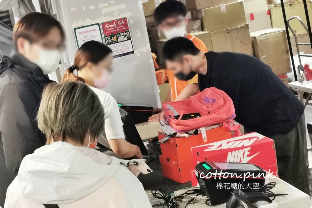 年底最強檔！日曜天地NIKE年終出清，萬雙鞋款、品牌服飾990元起，加碼滿千再折百，跨年前衝一波！