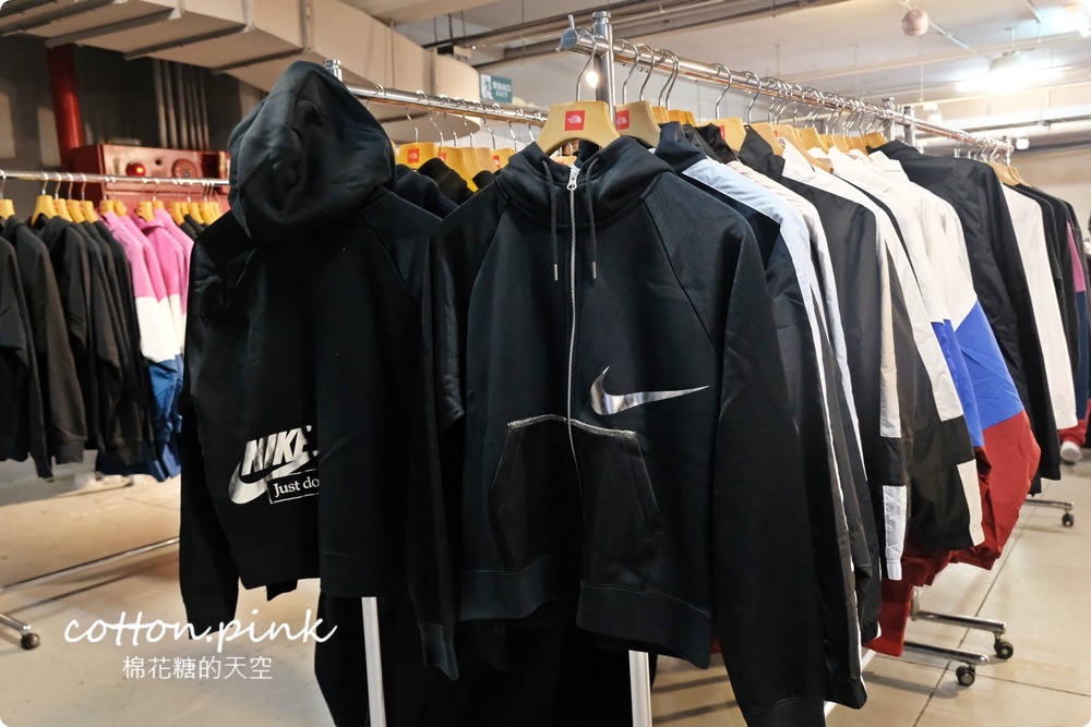 年底最強檔！日曜天地NIKE年終出清，萬雙鞋款、品牌服飾990元起，加碼滿千再折百，跨年前衝一波！