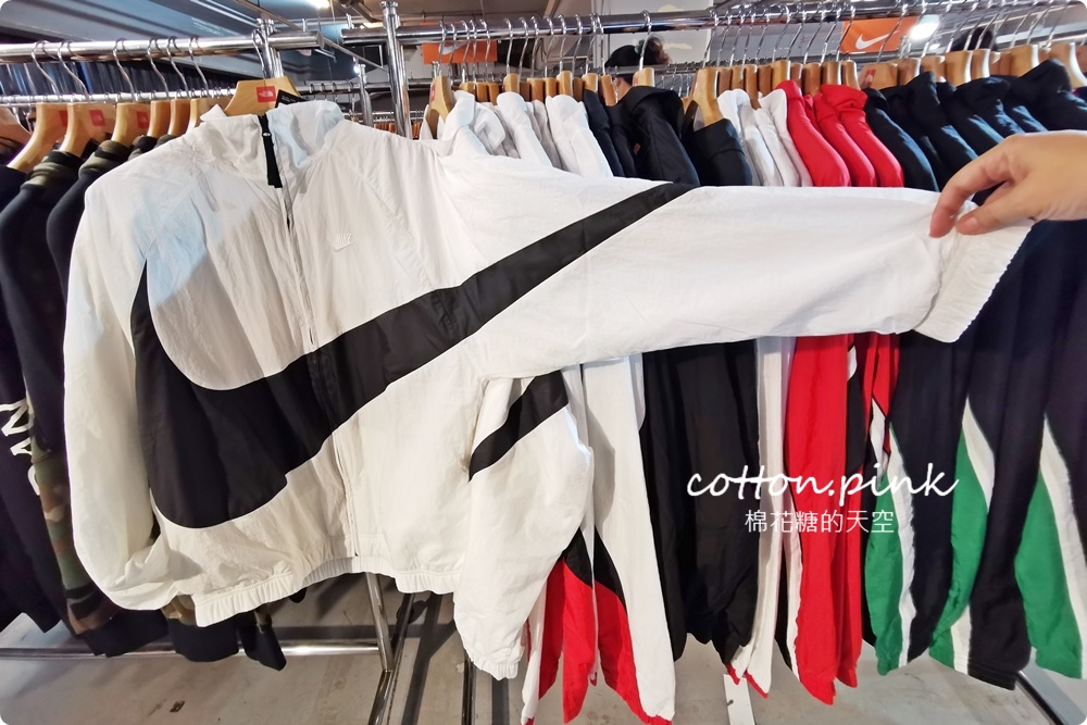 年底最強檔！日曜天地NIKE年終出清，萬雙鞋款、品牌服飾990元起，加碼滿千再折百，跨年前衝一波！