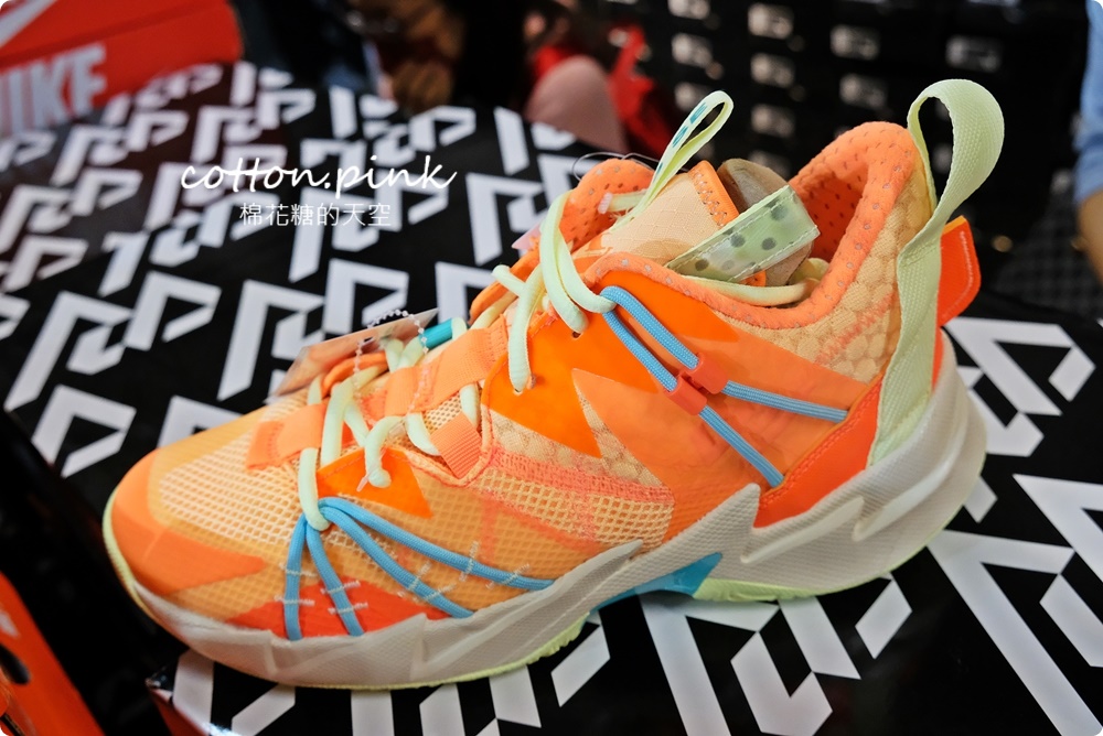 年底最強檔！日曜天地NIKE年終出清，萬雙鞋款、品牌服飾990元起，加碼滿千再折百，跨年前衝一波！