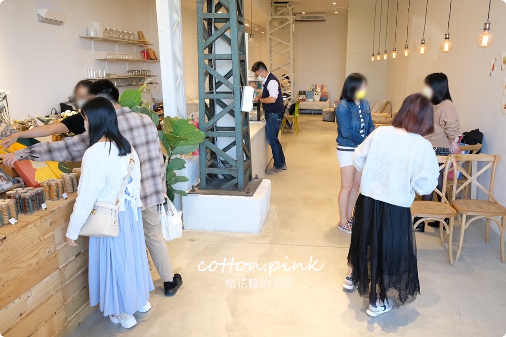 台中隱藏版甜點店～二月森藏在小路不好找，彌月蛋糕獨家口味超特別