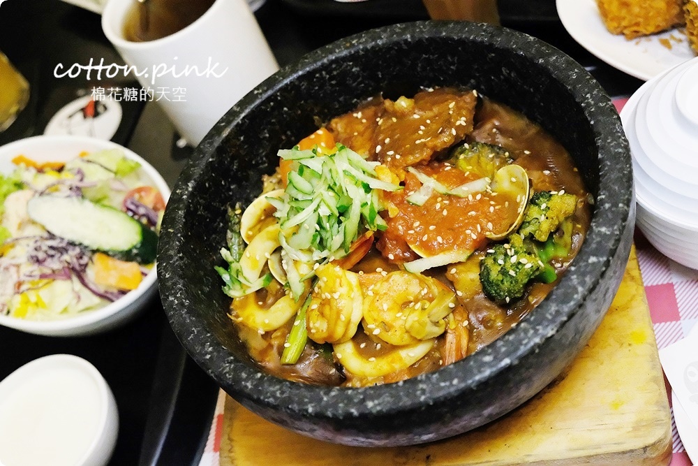台中最好吃的咖哩飯！16年的人氣老牌咖哩飯最新菜單選擇超多！MR.38不只有咖哩飯～冬季限定麻油雞鍋超好料！