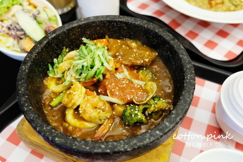 台中最好吃的咖哩飯！16年的人氣老牌咖哩飯最新菜單選擇超多！MR.38不只有咖哩飯～冬季限定麻油雞鍋超好料！
