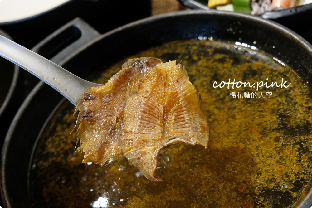 台中火鍋推薦|少見冷藏肉片口感不一般，銄鍋火鍋九種湯底天天吃都不膩！