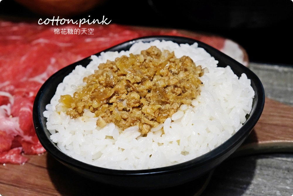 台中火鍋推薦|少見冷藏肉片口感不一般，銄鍋火鍋九種湯底天天吃都不膩！
