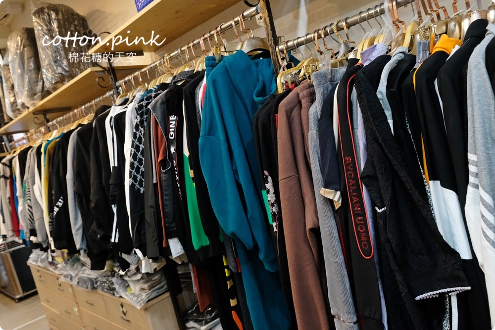 台中天津路隱藏版寶庫!沒有地標、粉絲團~多款外套、保暖衣~外單優質服飾平價供應 台中天津路隱藏版寶庫!沒有地標、粉絲團~多款外套、保暖衣~外單優質服飾平價供應