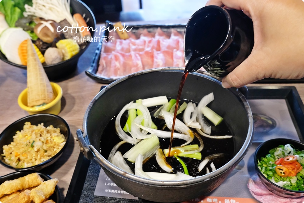 台中吃火鍋、吃燒肉一次搞定，自助吧吃到飽再加20盎司大肉盤壽喜燒太澎湃！過年和牛套餐還有滿滿扇貝加松露