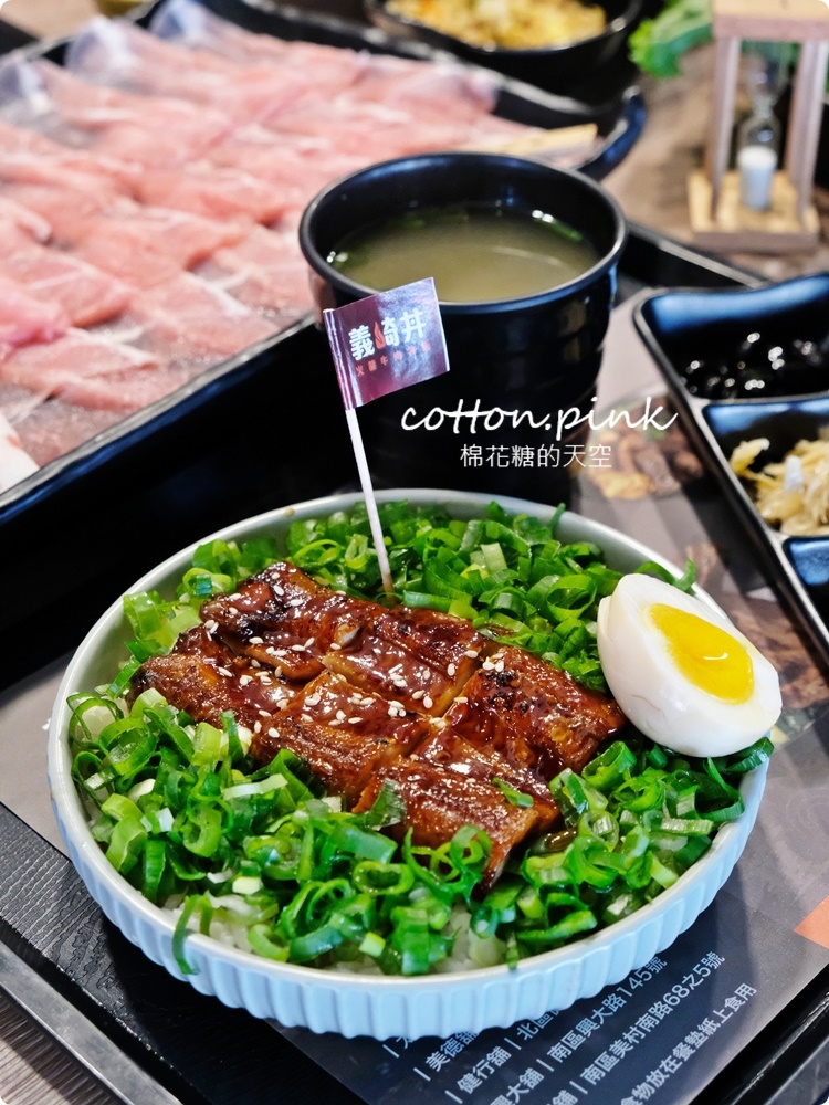台中吃火鍋、吃燒肉一次搞定，自助吧吃到飽再加20盎司大肉盤壽喜燒太澎湃！過年和牛套餐還有滿滿扇貝加松露