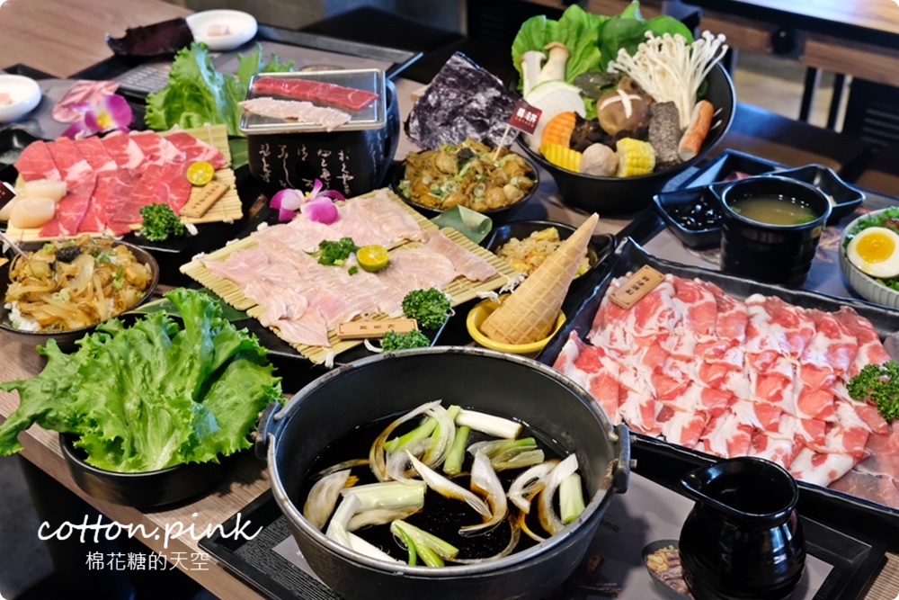 台中吃火鍋、吃燒肉一次搞定，自助吧吃到飽再加20盎司大肉盤壽喜燒太澎湃！過年和牛套餐還有滿滿扇貝加松露