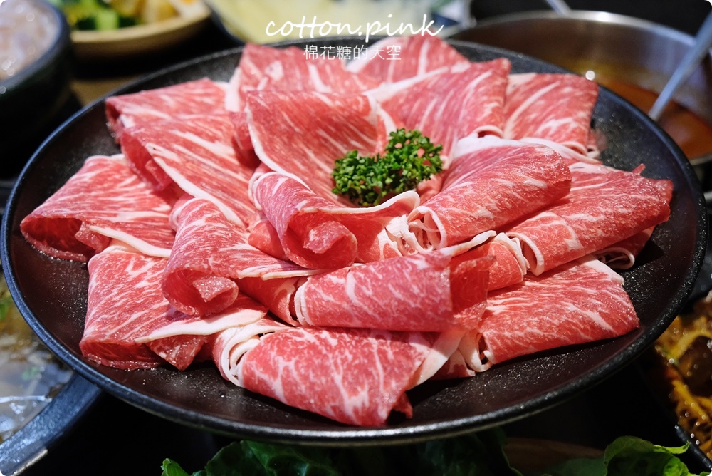 台中火鍋這家青菜吃到飽超澎湃！論石間鍋物最新分店就在國美館綠園道上