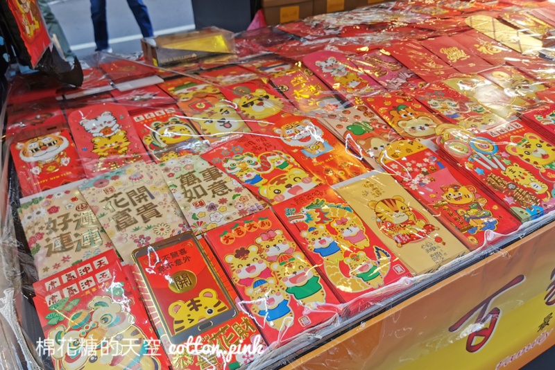 台中天津路年貨大街最後倒數，當作夜市來逛也很可以