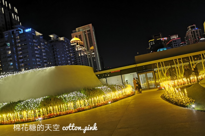 台中過年最新景點|超大金元寶送到歌劇院大廳來啦！