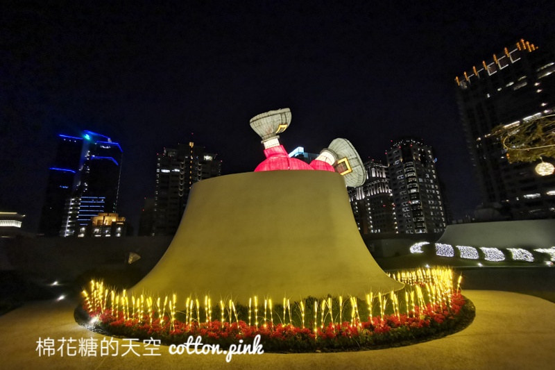台中過年最新景點|超大金元寶送到歌劇院大廳來啦！