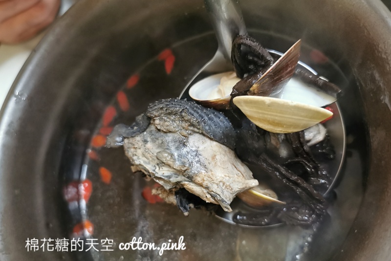 台中宵夜火鍋|小漁兒燒酒雞超過十種口味任你選～推薦必點這一味