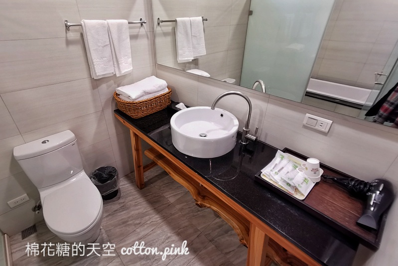 台中東勢林場不只可以賞櫻、看螢火蟲還可以泡溫泉喔！一站滿足三種需求