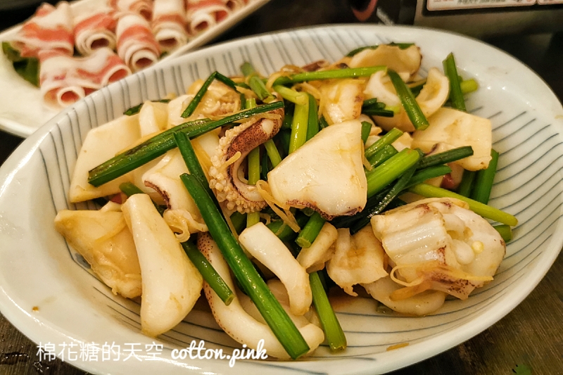 台中宵夜場推薦|胖肉爺肉店獨家國軍牛肉罐頭火鍋外加炒泡麵宵夜必吃