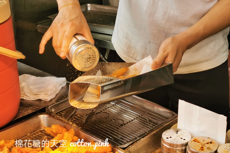 台中北屯大坑必吃香酥杏鮑菇-甜Q坊一週只開三天，登山步道週邊排隊美食
