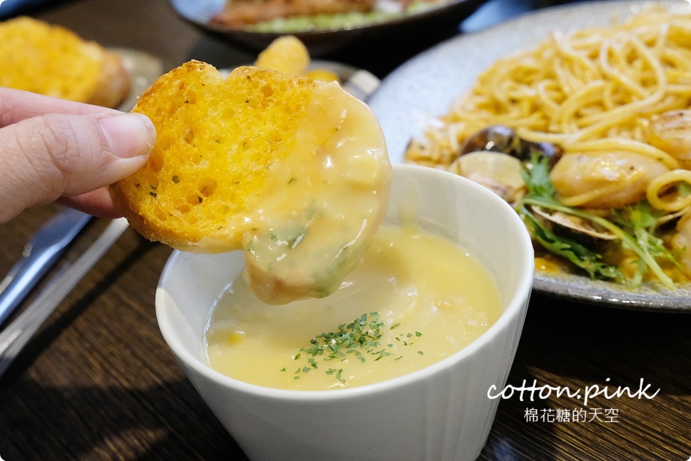 台中義大利麵推薦|高沐Pasta&Steak廢墟風格超特別，少見毒癮醬微辣必點