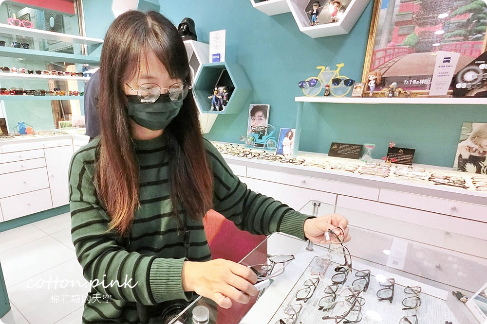 台中眼鏡行推薦|大眼睛眼鏡服務熱情又專業～價格全透明，台中配眼鏡首選