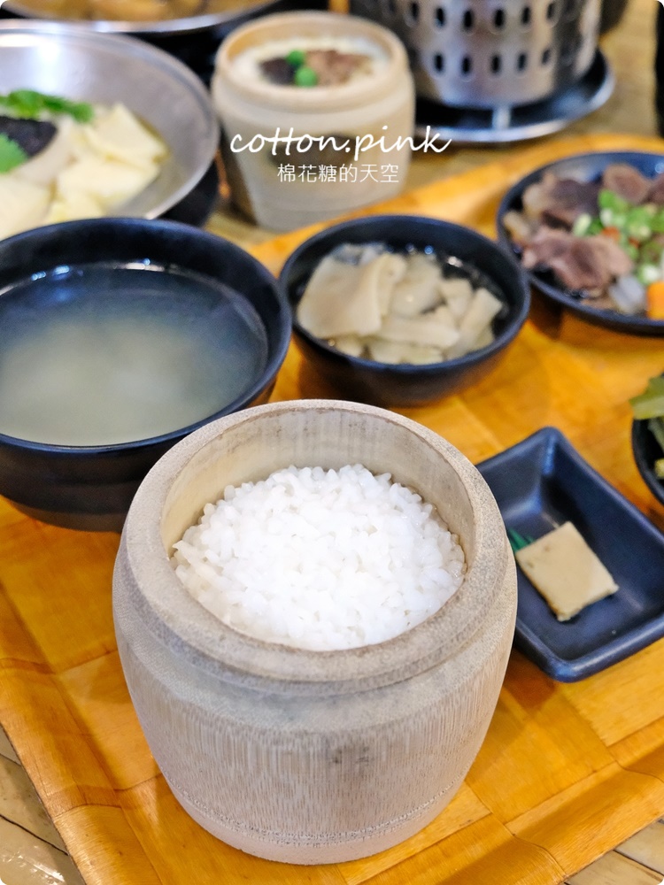 台中大坑必吃老店！竹之鄉必點竹筒飯吃完還能帶回家～耎骨肉吃了會上癮