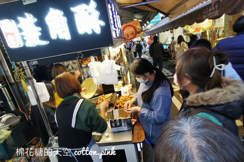台中豐原廟東夜市菱角酥還有這一家！周記菱角酥還有芋頭酥、起司酥～